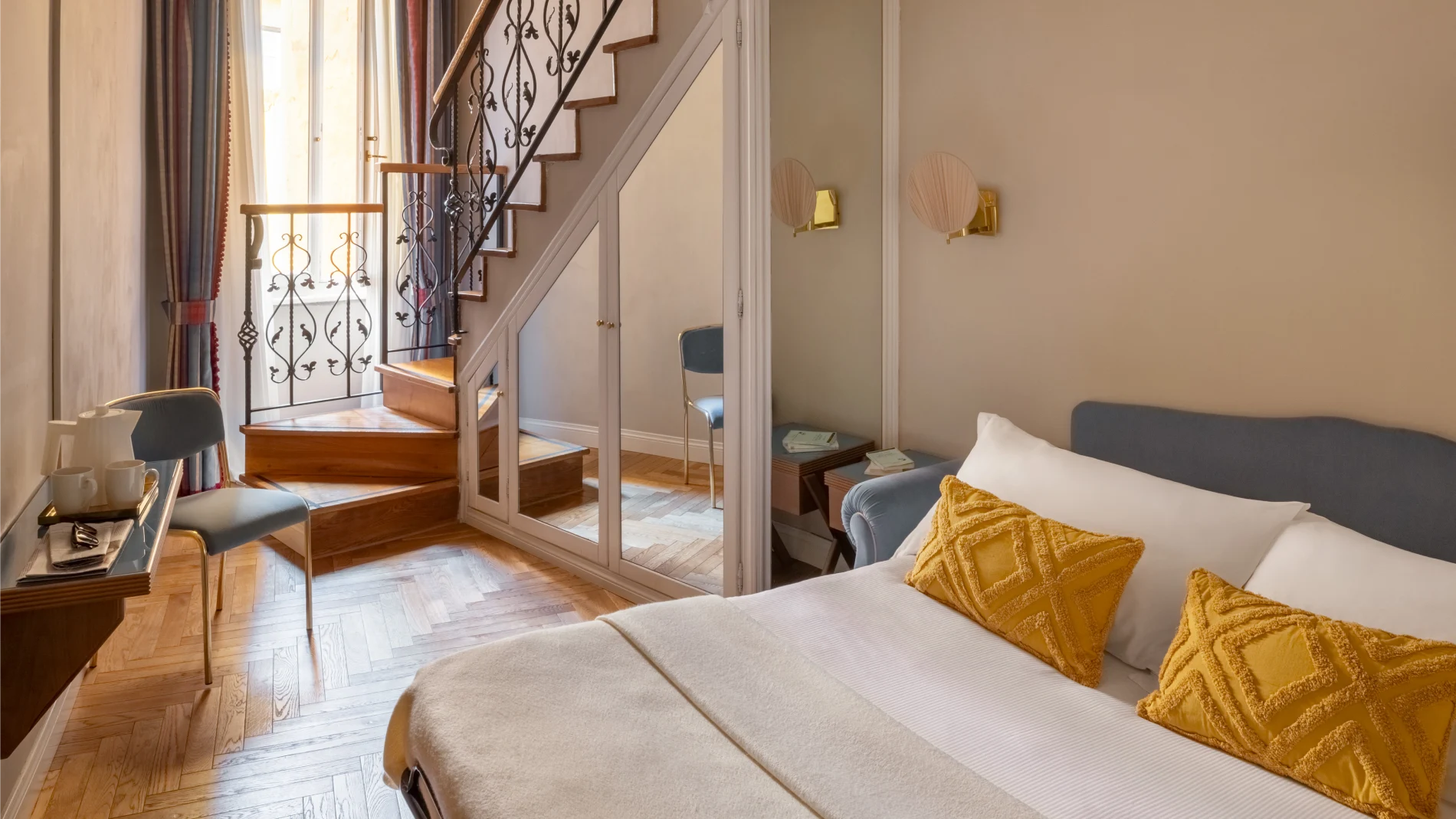Duplex room with internal staircase, natural light and premium comfort near Piazza di Spagna - Hotel City Palazzo dei Cardinali, BZAR hotels in Rome