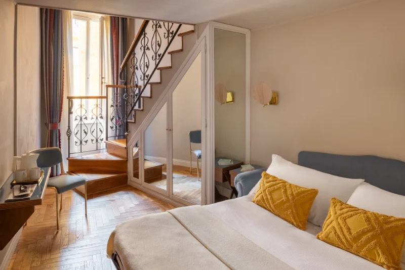 Duplex quadruple room with wrought iron staircase, double bed and elegant interiors near Piazza di Spagna - Hotel City Palazzo dei Cardinali, BZAR hotels in Rome