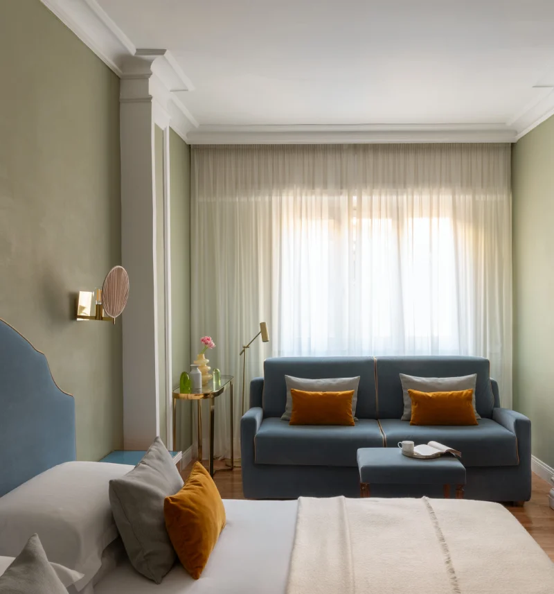 Bright Junior Suite with living area, sofa and large windows near Piazza di Spagna in Rome - Hotel City Palazzo dei Cardinali, BZAR hotels in Rome