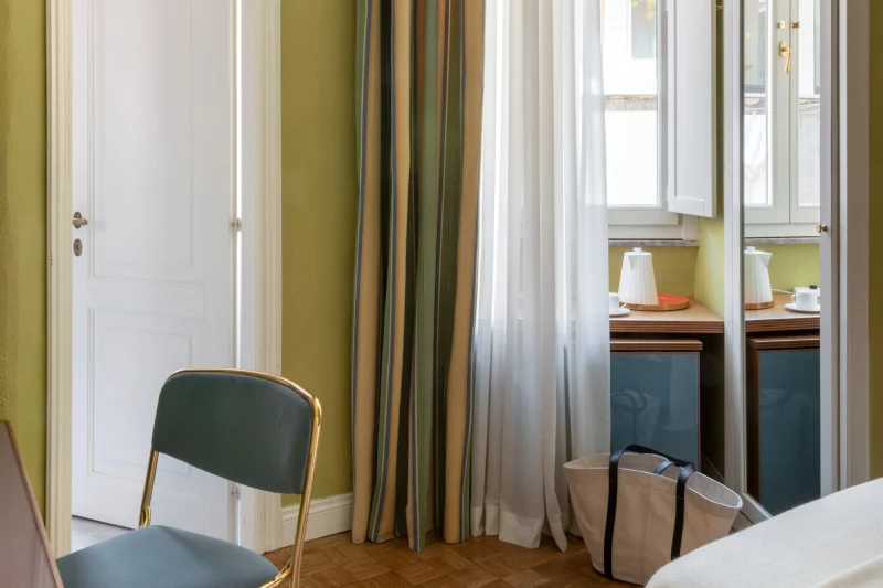 Single room with natural light, window view and functional space steps from Piazza di Spagna - Hotel City Palazzo dei Cardinali, BZAR hotels in Rome