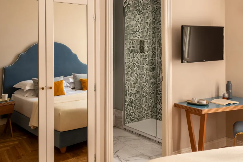 Guest room with modern private bathroom, mosaic shower and refined interiors in the heart of Rome - Hotel City Palazzo dei Cardinali, BZAR hotels in Rome