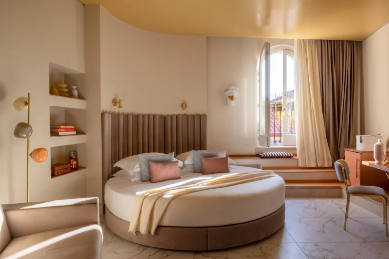 Exclusive suite with round bed, relaxation area and rooftop views near Piazza di Spagna in Rome - Hotel City Palazzo dei Cardinali, BZAR hotels in Rome